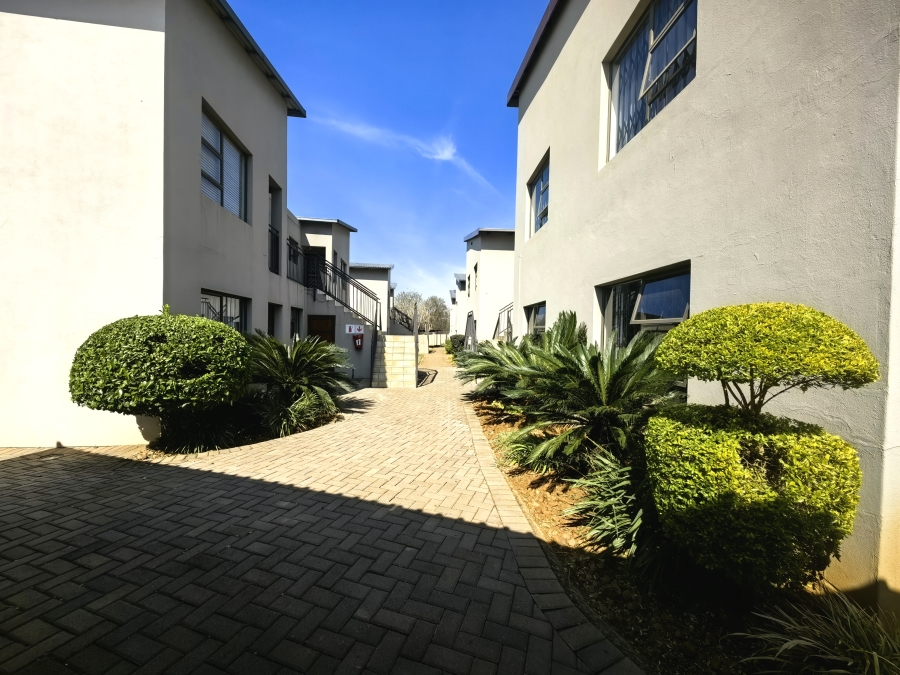 2 Bedroom Property for Sale in Hartbeespoort Rural North West